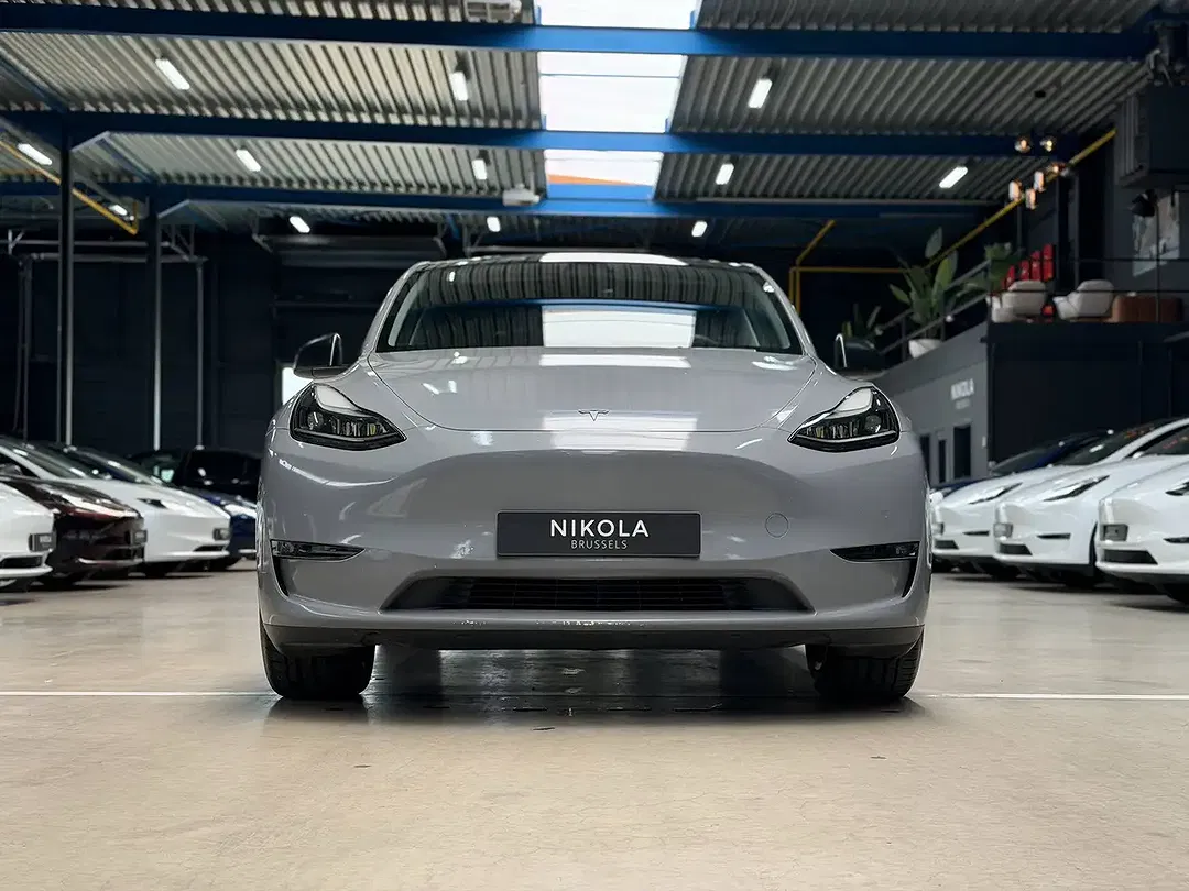Tesla Model Y AWD Long Range Premium - Thumbnail 6
