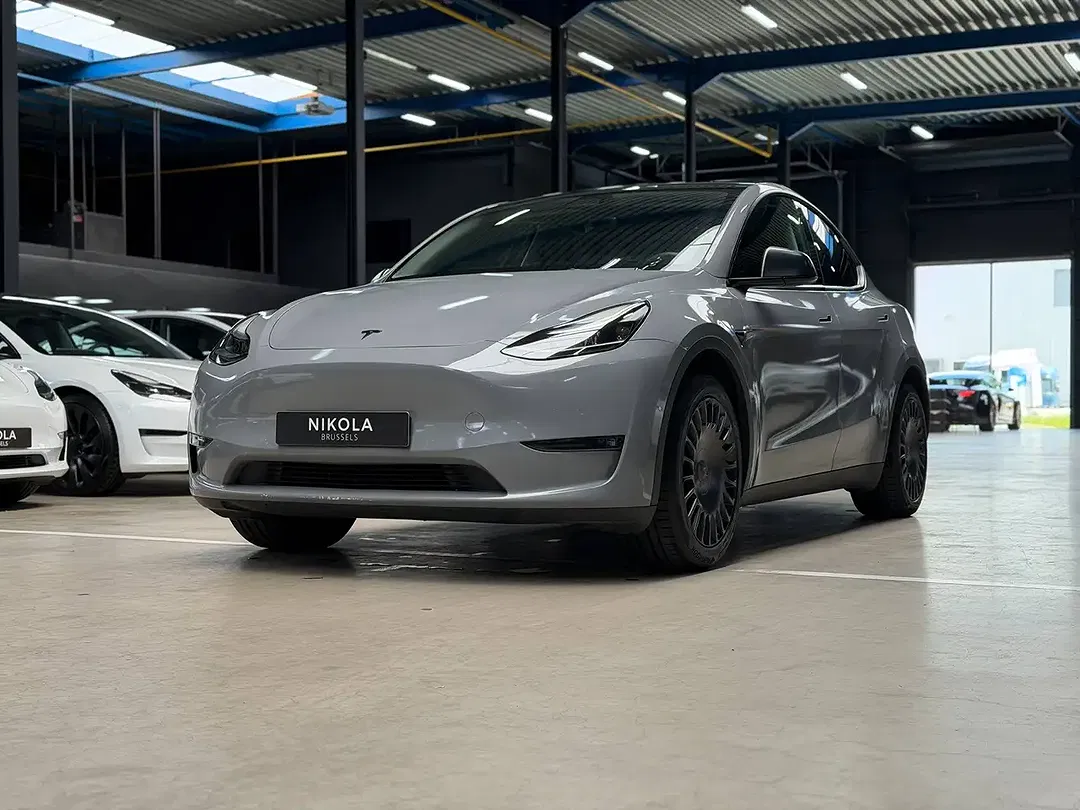 Tesla Model Y AWD Long Range Premium - Thumbnail 7
