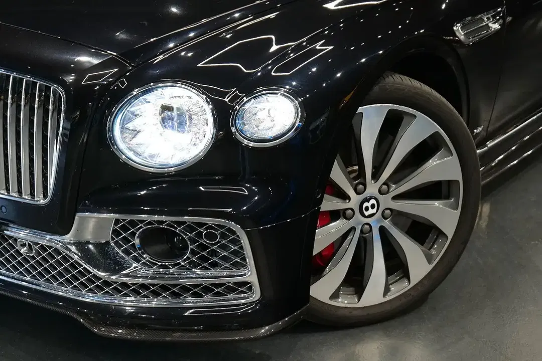 Bentley Flying Spur 4.0 V8 - foto 2