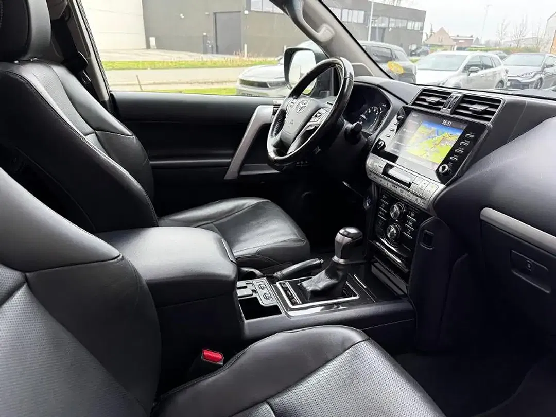 Toyota Land Cruiser 2.8 Premium - Thumbnail 11