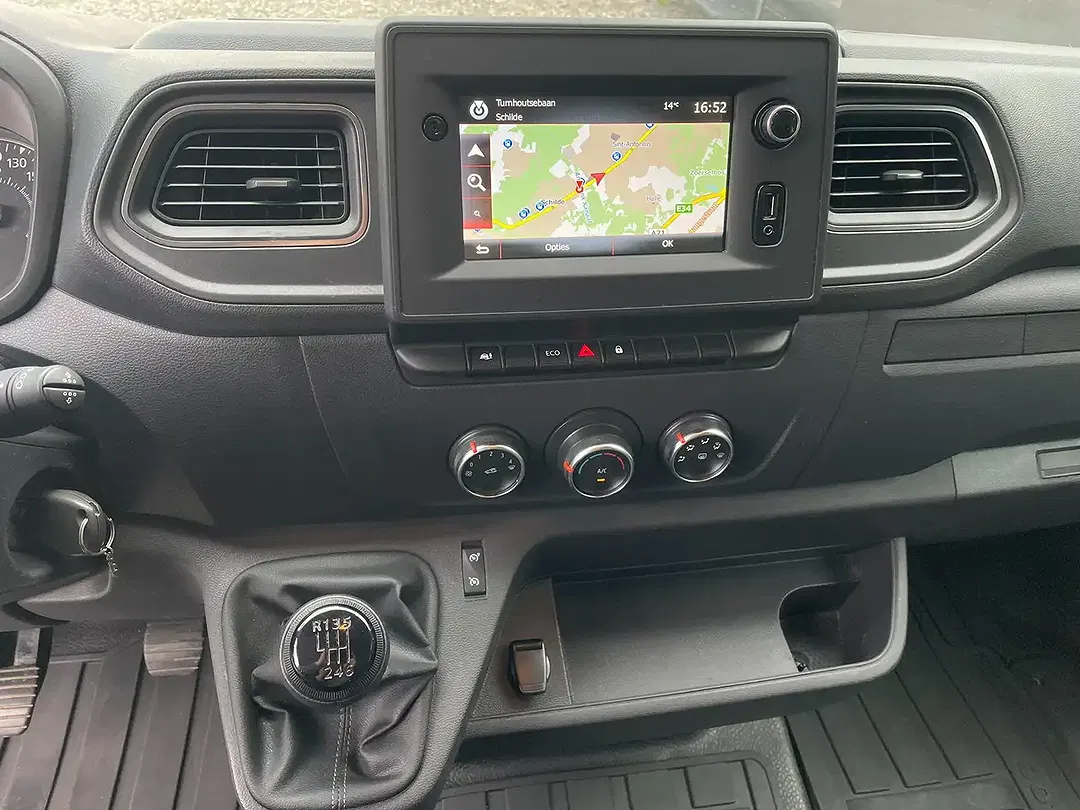 Nissan Interstar - Thumbnail 10
