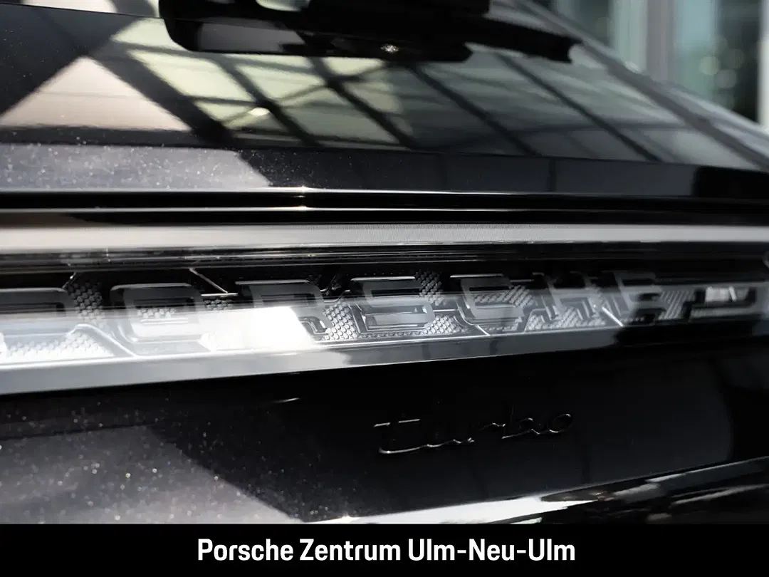 Porsche Taycan Turbo Cross Turismo - Thumbnail 12