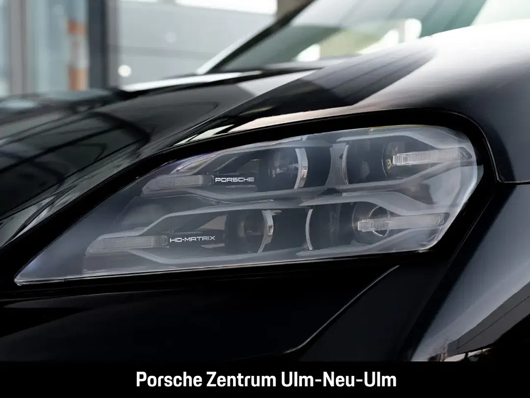 Porsche Taycan Turbo Cross Turismo - Thumbnail 14