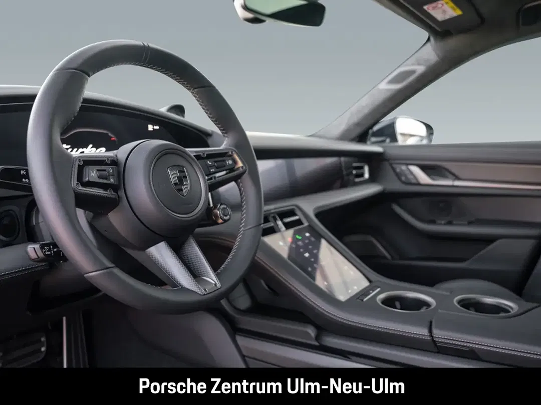 Porsche Taycan Turbo Cross Turismo - Thumbnail 4