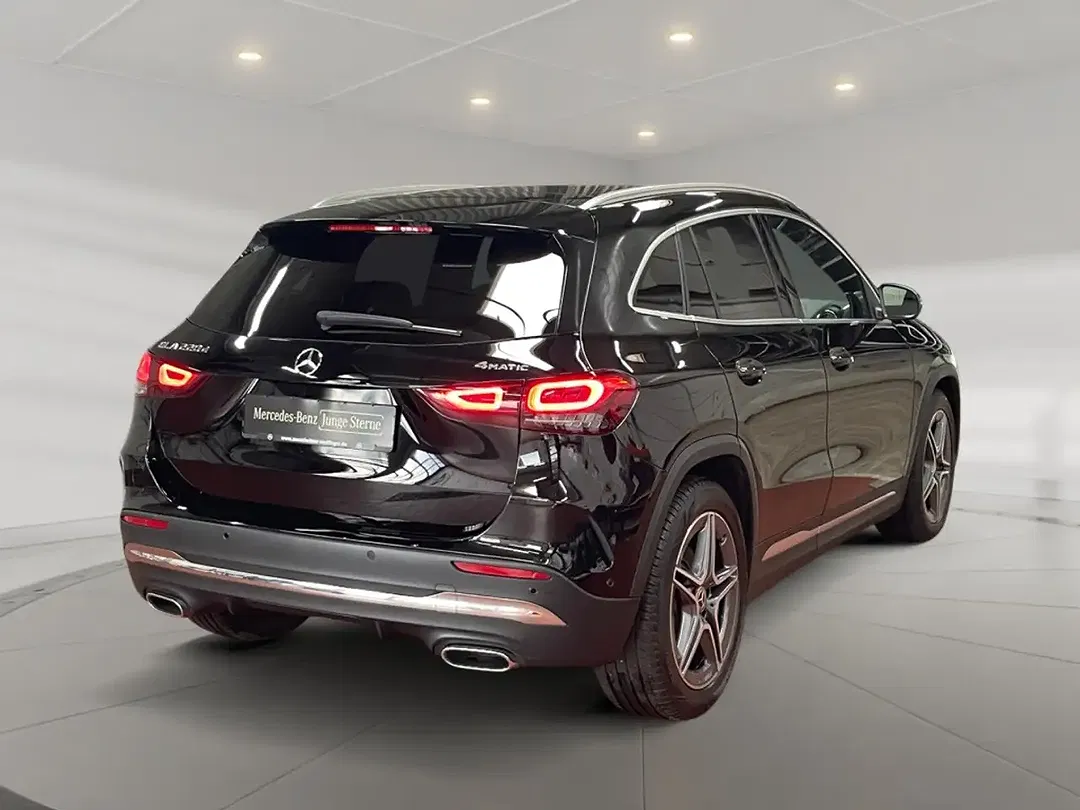 Mercedes-Benz GLA 220 4MATIC AMG MBUX - Thumbnail 2