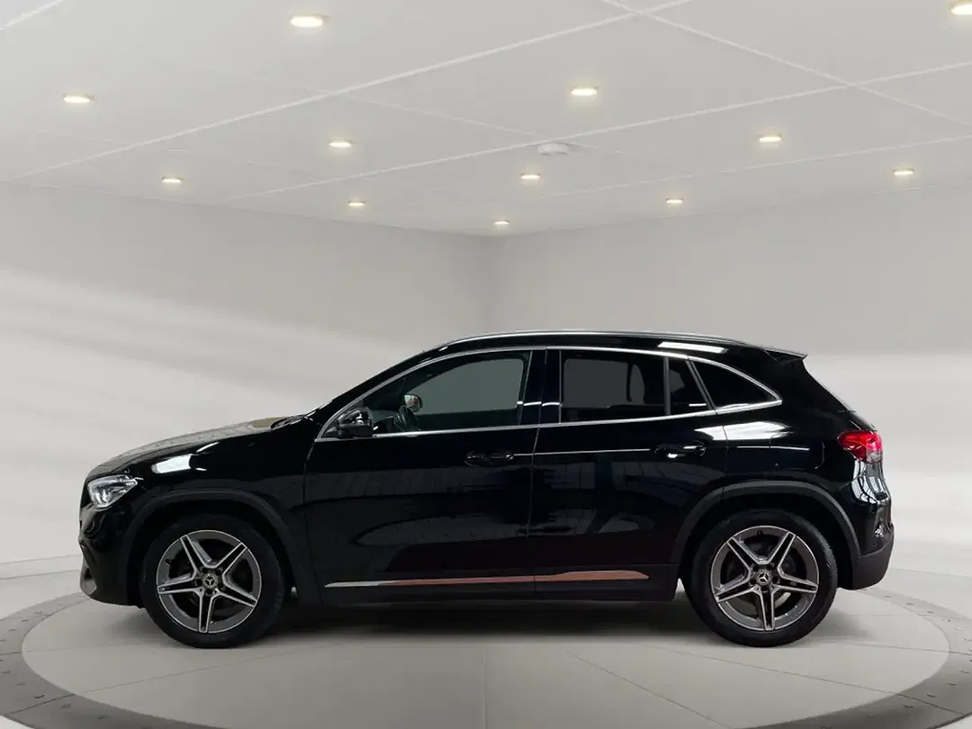 Mercedes-Benz GLA 220 4MATIC AMG MBUX - Thumbnail 3