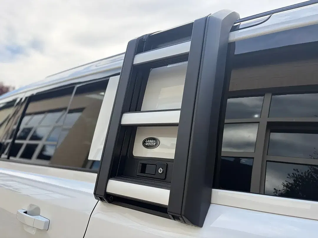 Land Rover Defender D200 3.0 MHEV 110 SE - Thumbnail 12