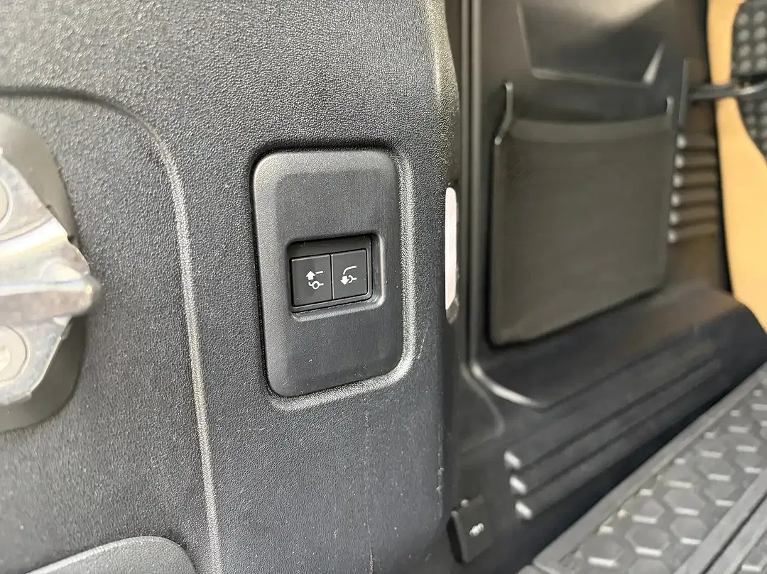 Land Rover Defender D200 3.0 MHEV 110 SE - Thumbnail 20