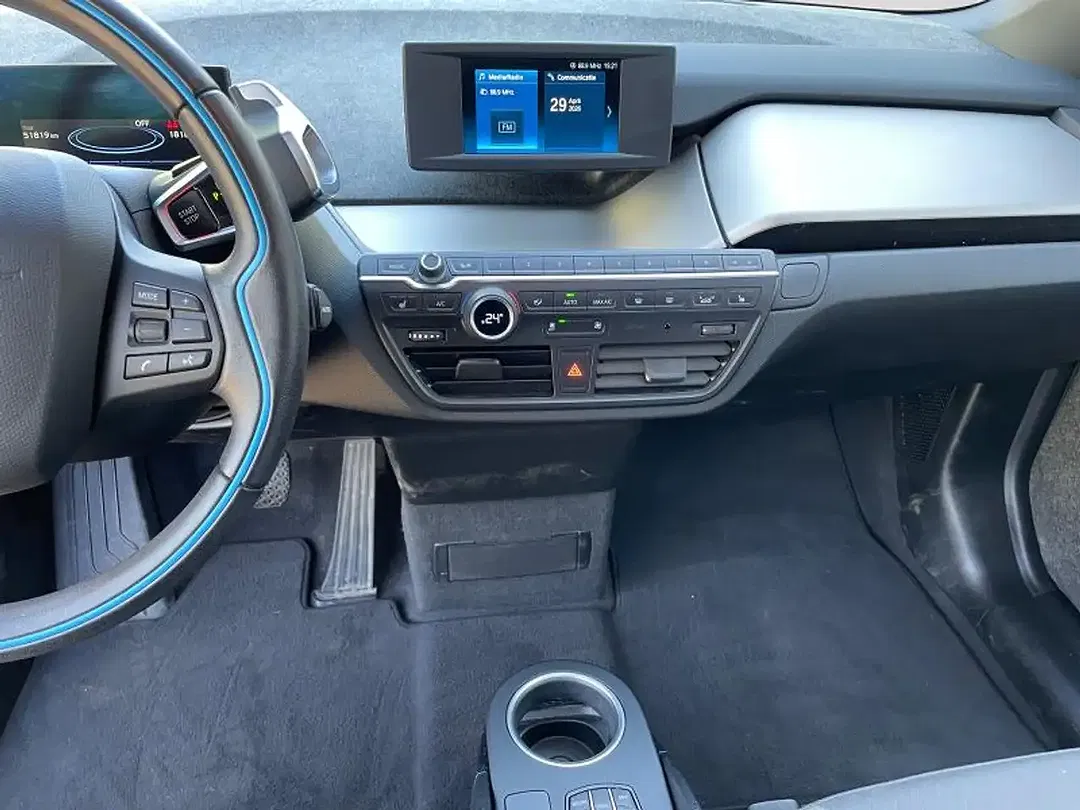 BMW i3 - Thumbnail 7