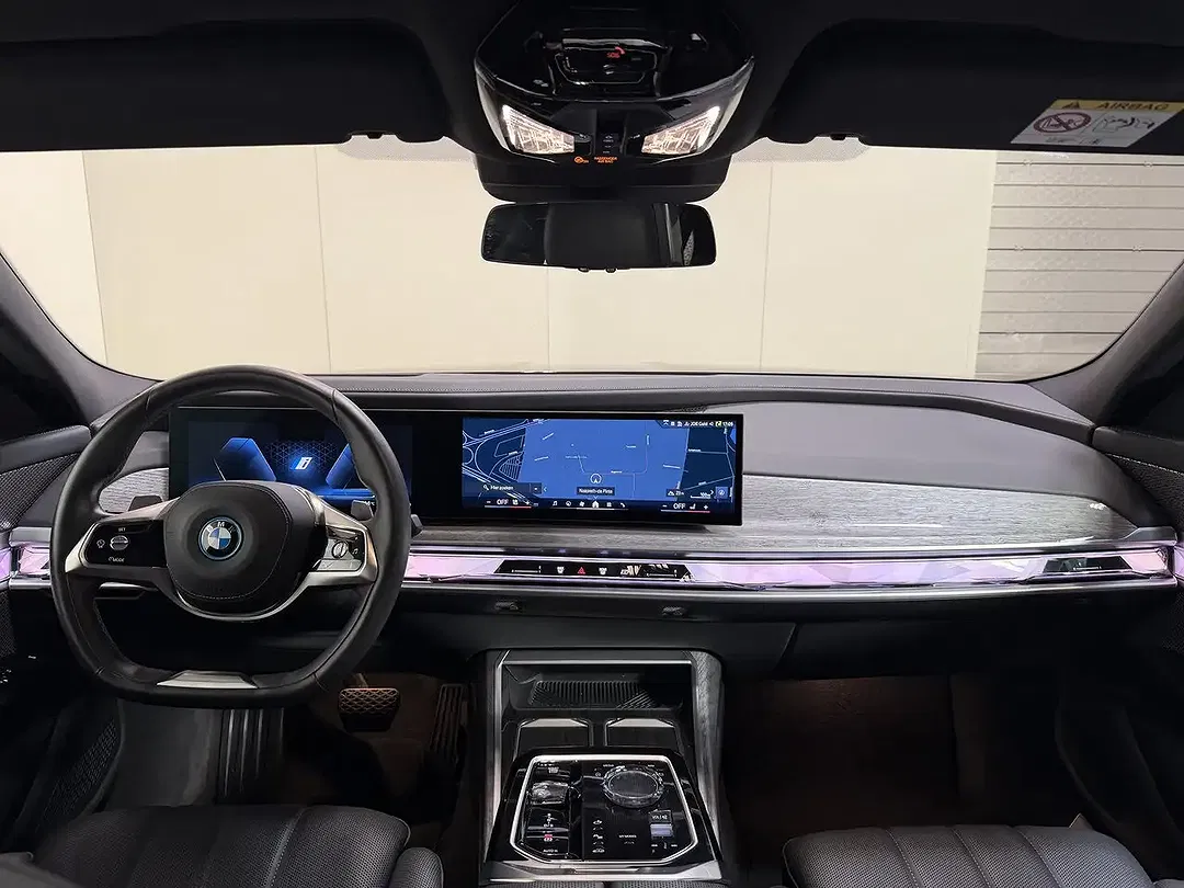 BMW 750 Hybrid xDrive Executive Lounge - Thumbnail 11