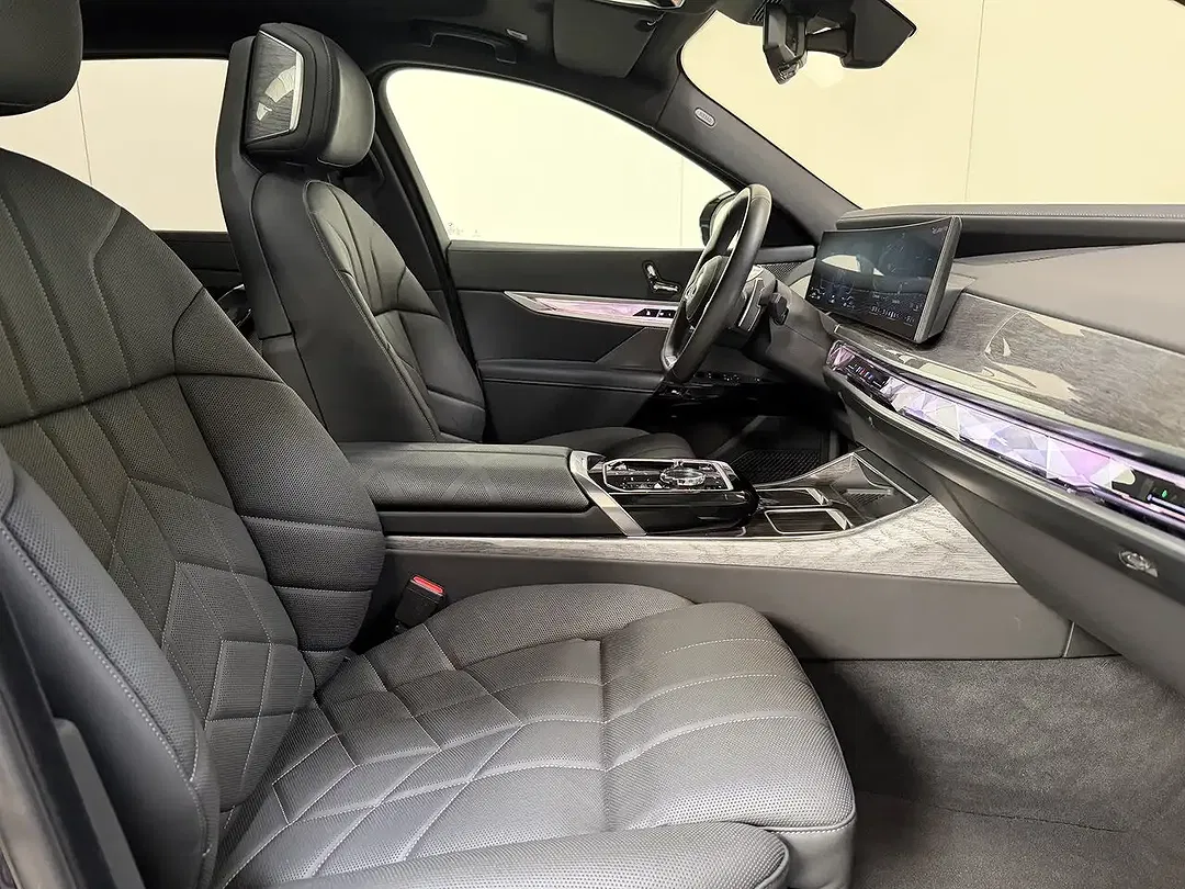 BMW 750 Hybrid xDrive Executive Lounge - foto 2
