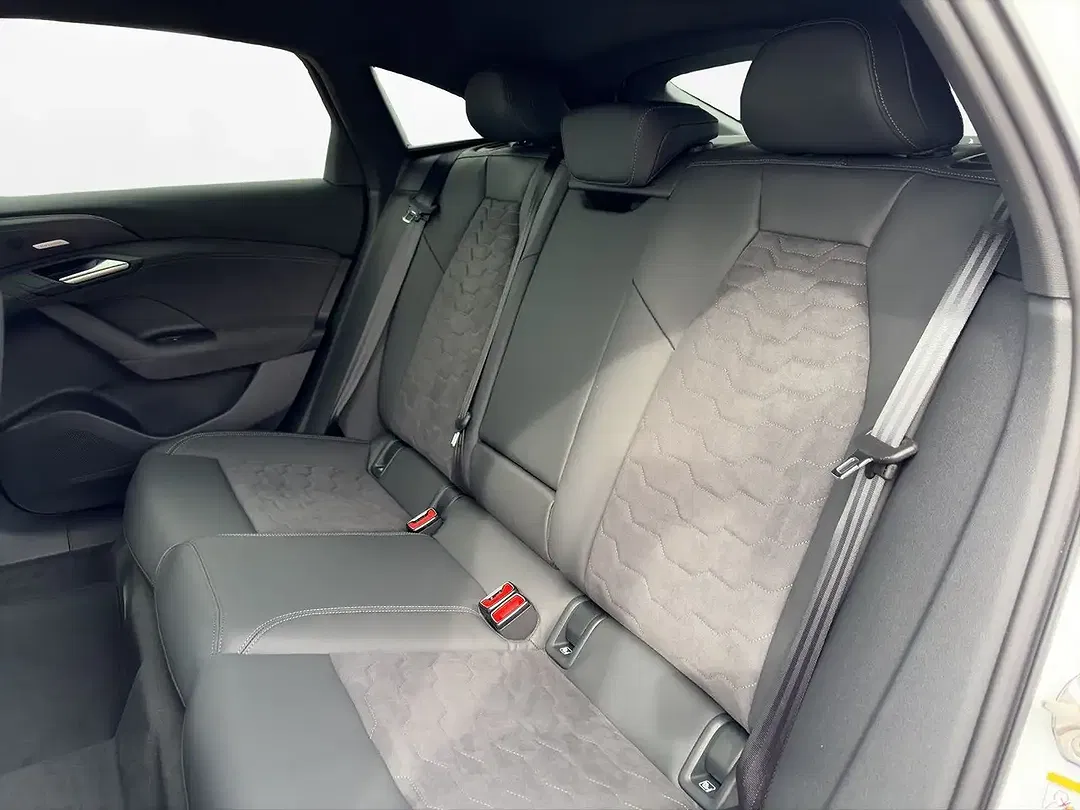 Audi A6 e-tron quattro S line - Thumbnail 4