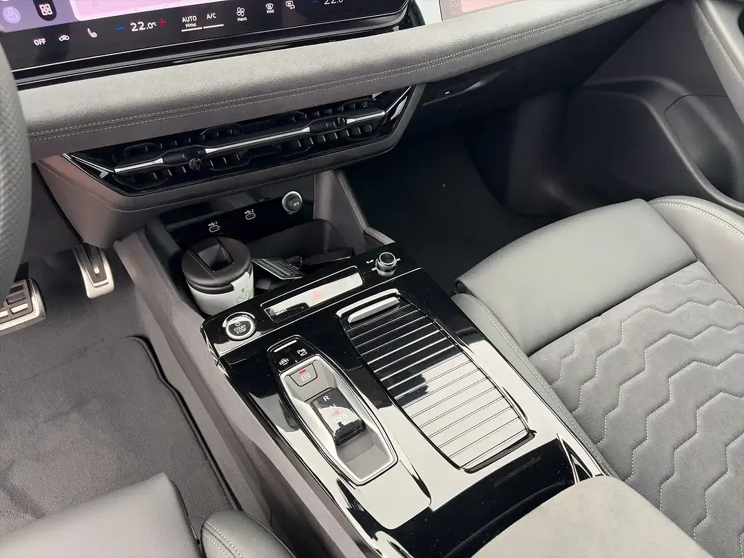 Audi A6 e-tron quattro S line - Thumbnail 6