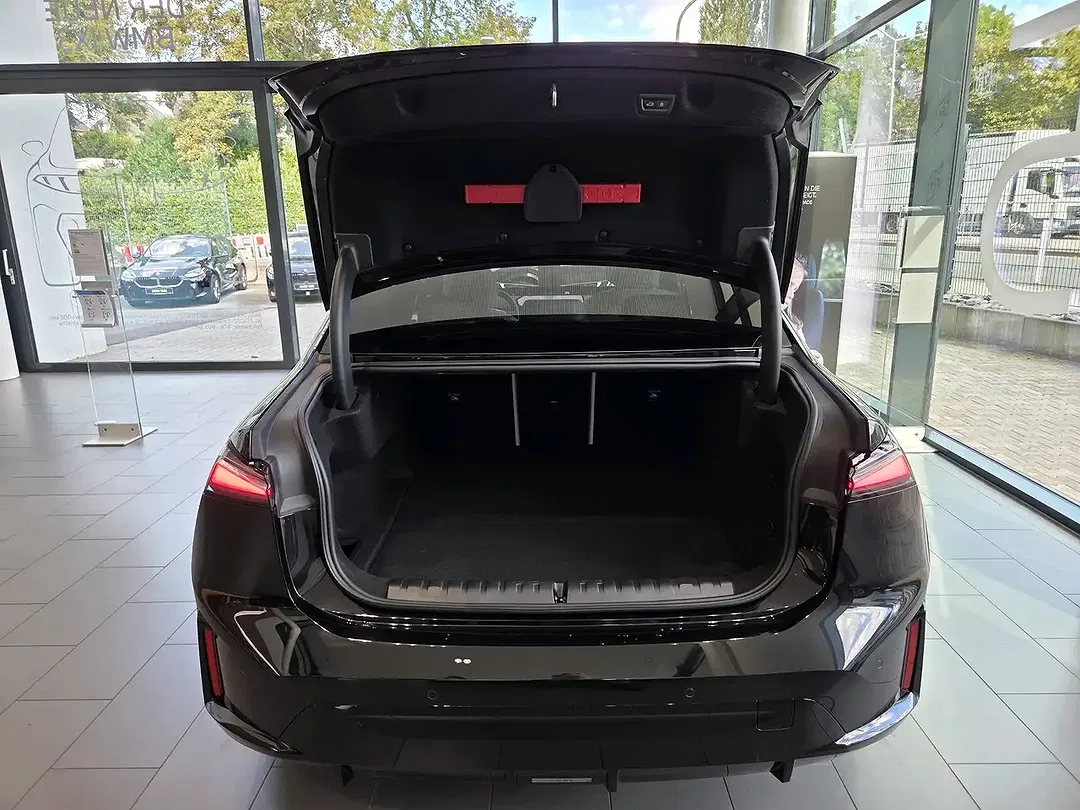 BMW i3 xDrive First Edition - Thumbnail 13