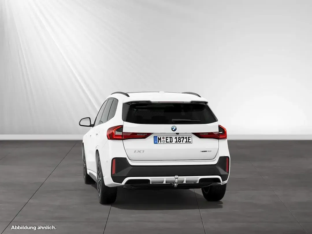 BMW iX1 xDrive M - Thumbnail 7