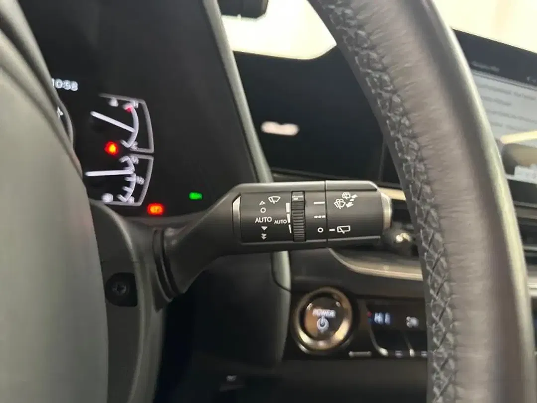 Lexus UX 250h F SPORT Design - Thumbnail 20