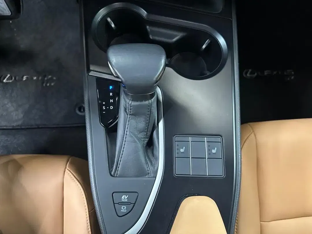 Lexus UX 250h F SPORT Design - foto 25