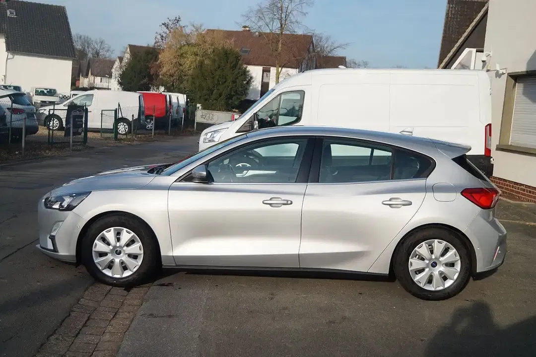 Ford Focus Cool & Connect - Thumbnail 4