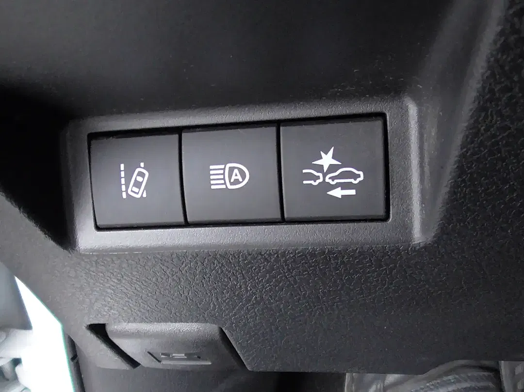 Toyota Yaris - Thumbnail 10