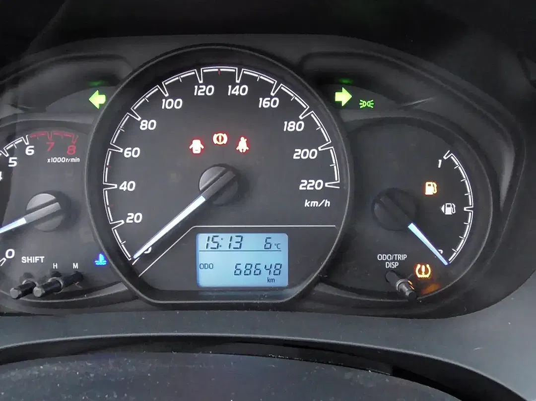 Toyota Yaris - Thumbnail 9