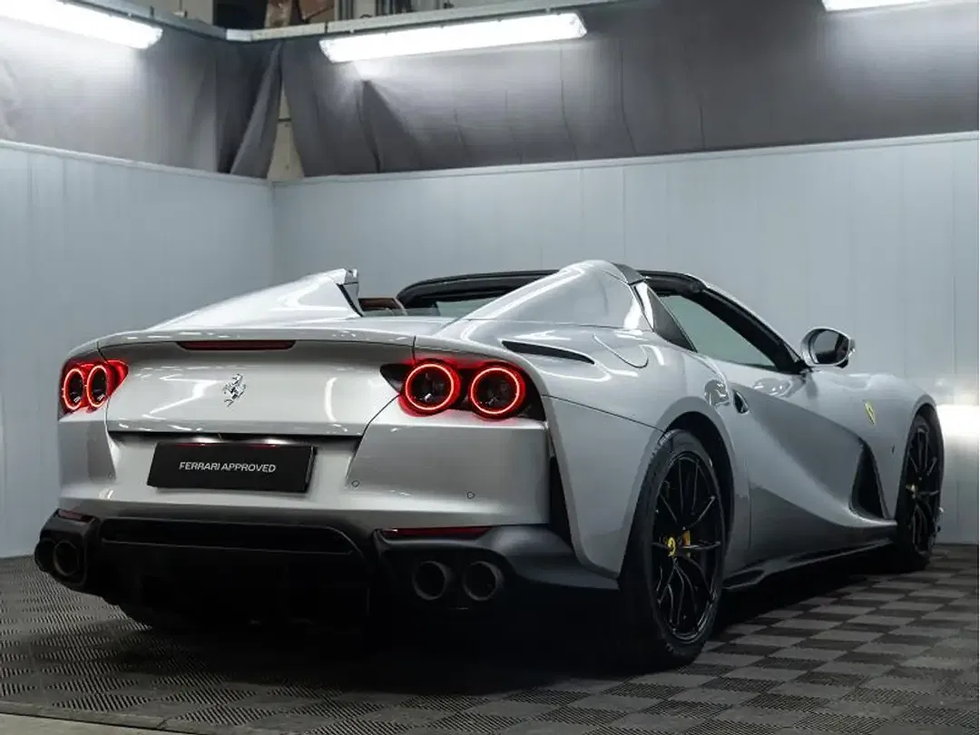 Ferrari 812 GTS - Thumbnail 3