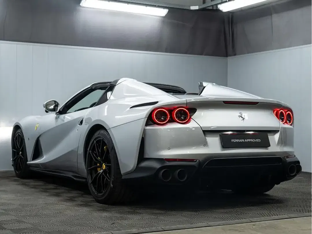 Ferrari 812 GTS - Thumbnail 5