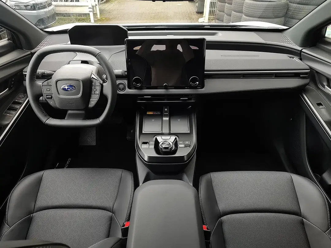 Subaru Solterra AWD Comfort - Thumbnail 5