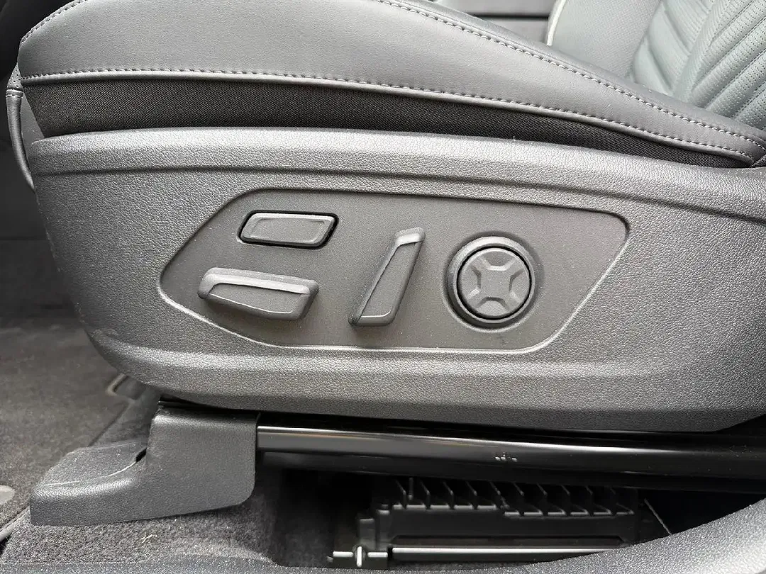 Kia Sorento PHEV Hybrid 4WD Platinum - Thumbnail 14