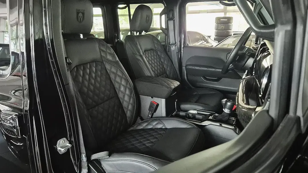 Jeep Wrangler Unlimited Sahara - Thumbnail 14