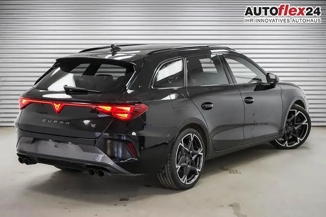 CUPRA Leon 2.0 TSI DSG 4x4 VZ Sportstourer - Thumbnail 2