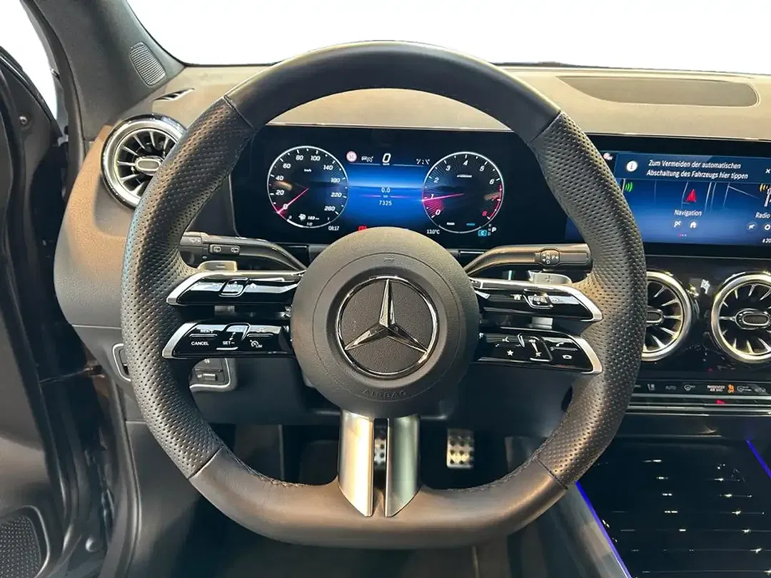 Mercedes-Benz GLA 200 AMG MBUX Night - Thumbnail 10