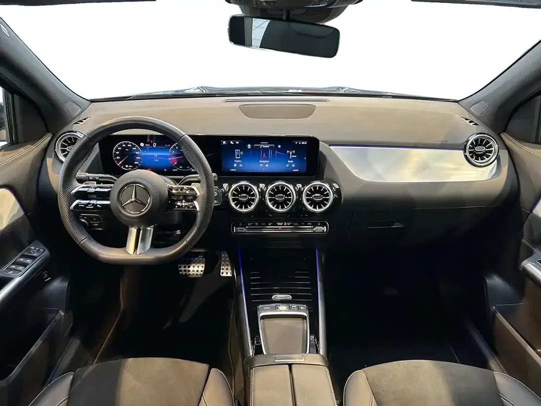 Mercedes-Benz GLA 200 AMG MBUX Night - foto 14