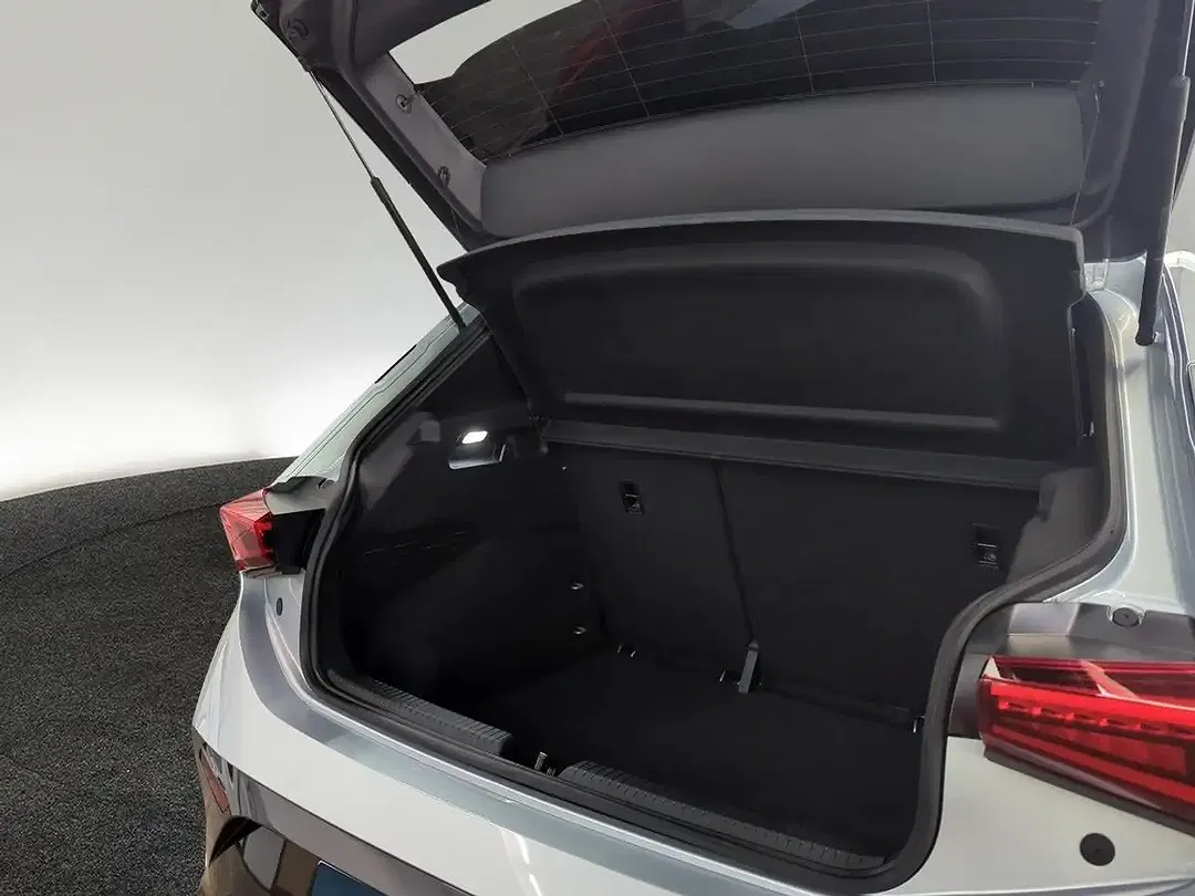 CUPRA Born - Thumbnail 5