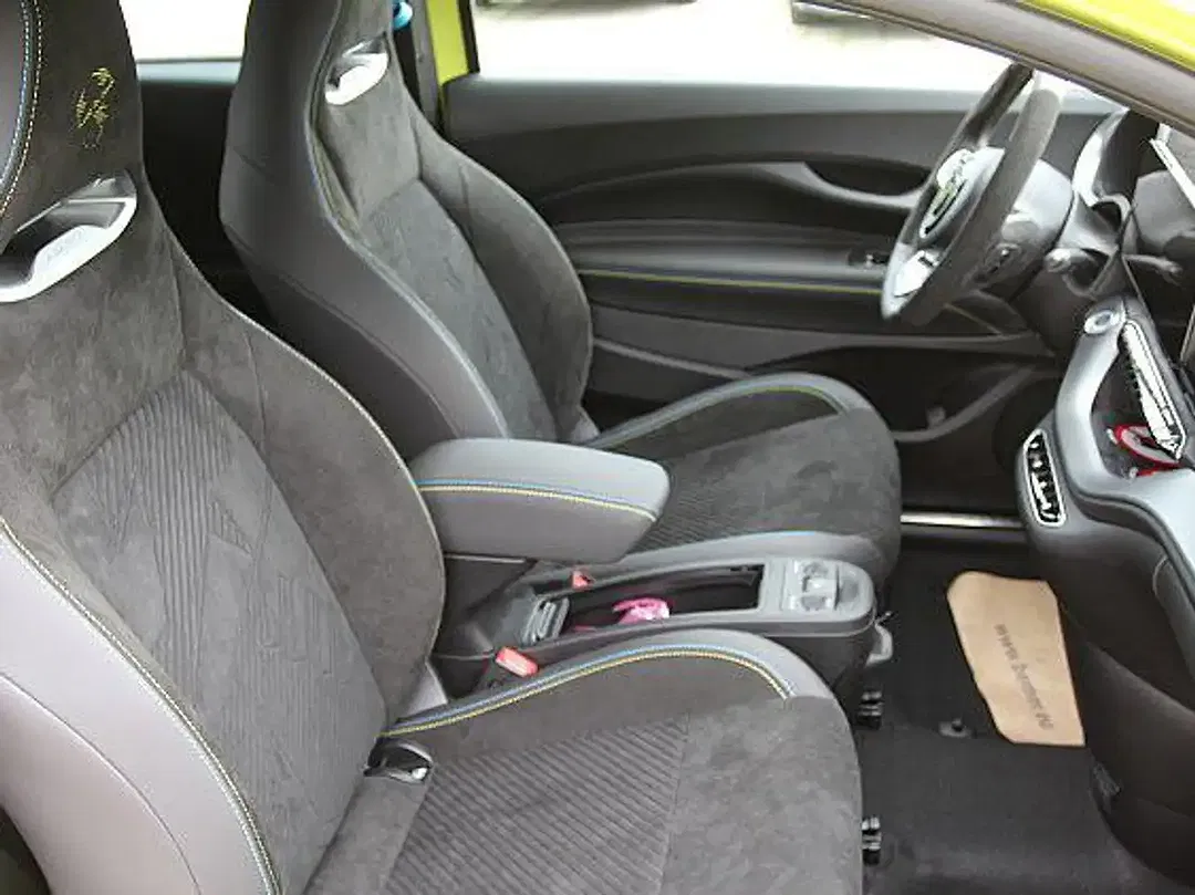 Abarth 500e Scorpionissima - Thumbnail 3