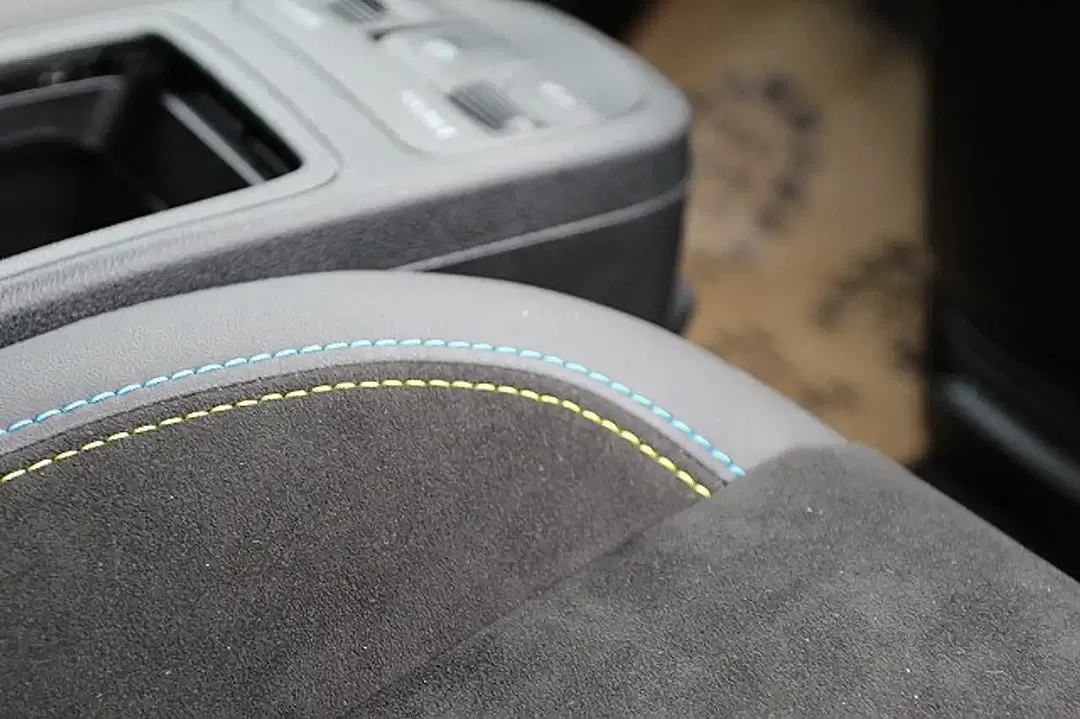 Abarth 500e Scorpionissima - Thumbnail 4