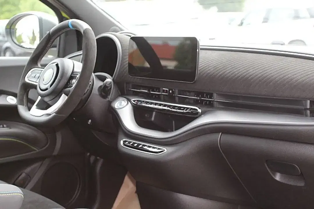 Abarth 500e Scorpionissima - Thumbnail 5