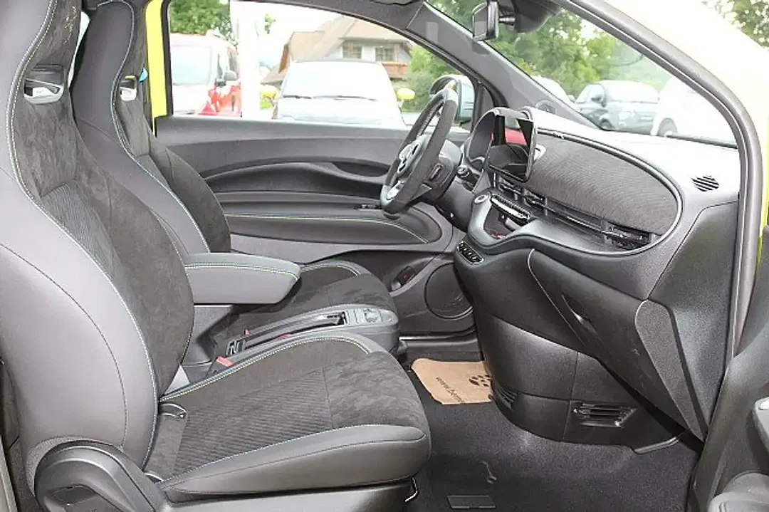 Abarth 500e Scorpionissima - Thumbnail 7