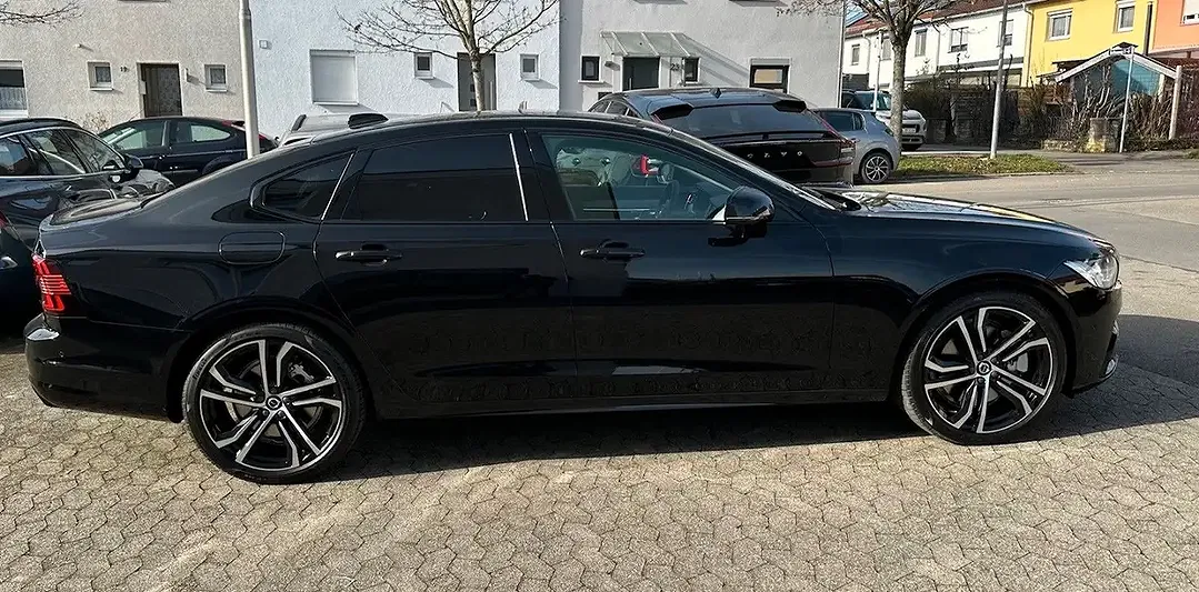 Volvo S90 T8 AWD Ultimate - Thumbnail 3