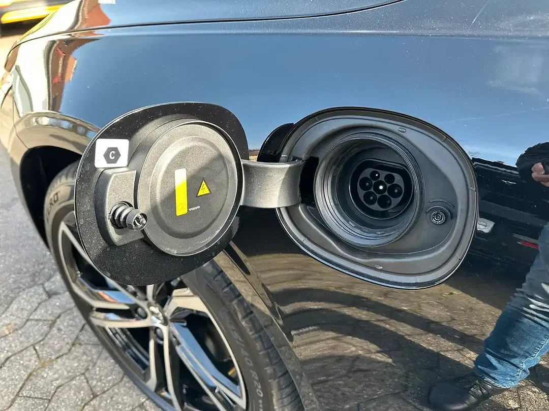 Volvo S90 T8 AWD Ultimate - Thumbnail 9