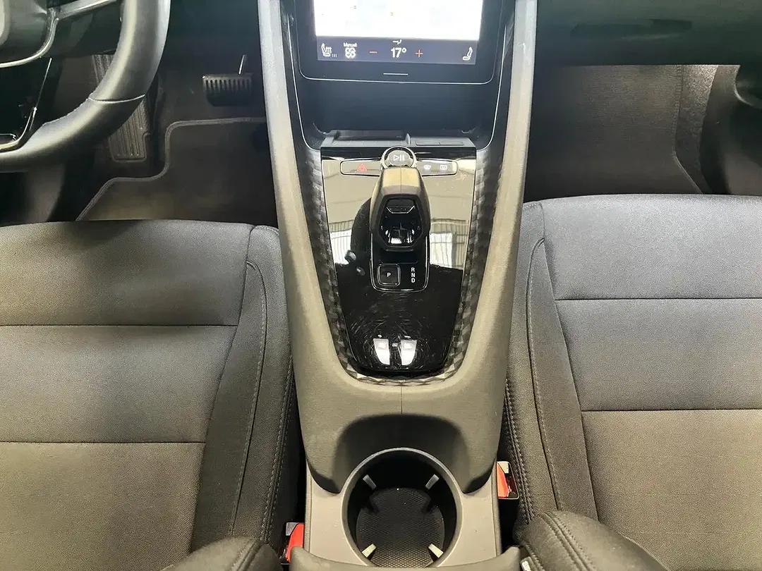 Polestar 2 - Thumbnail 12