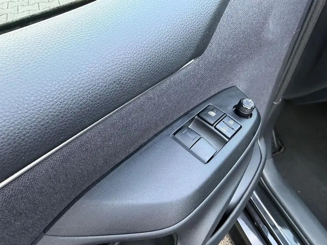 Toyota Yaris Comfort - Thumbnail 25