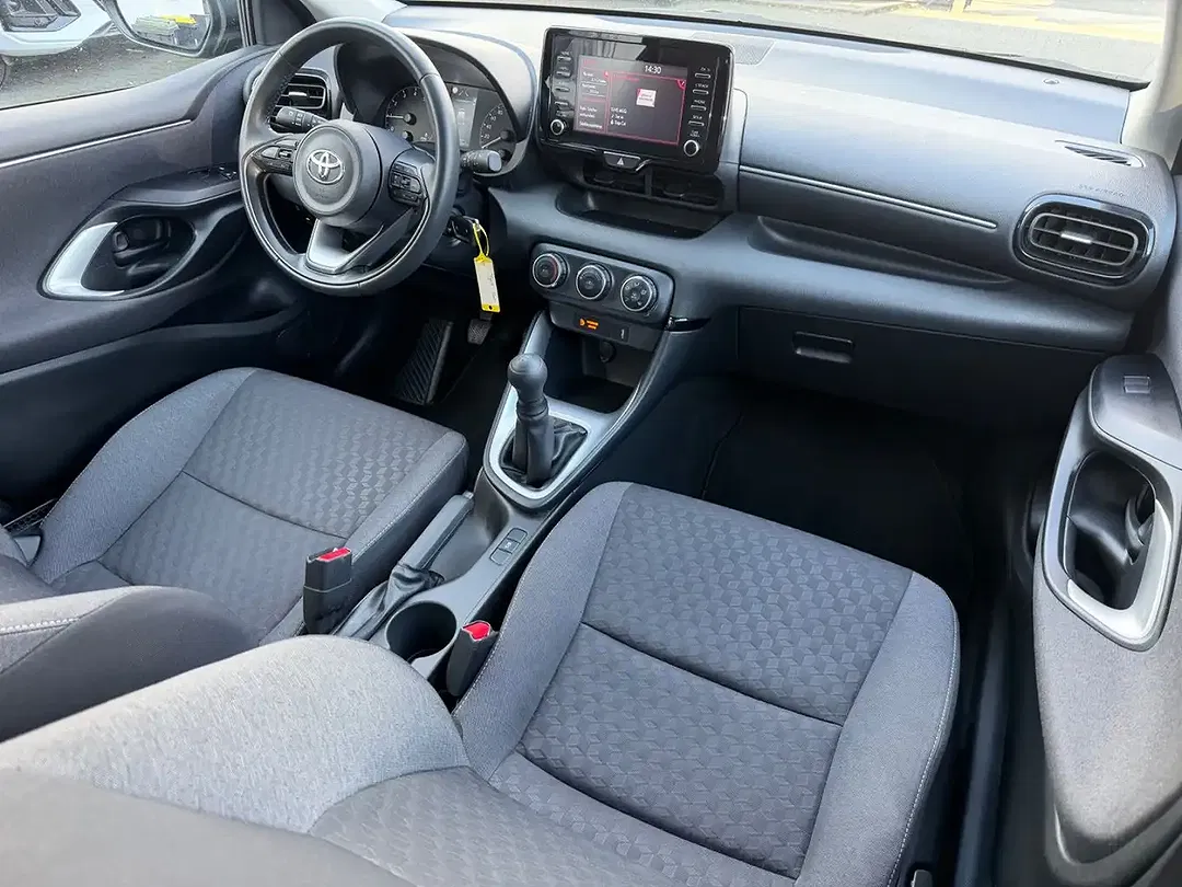 Toyota Yaris Comfort - Thumbnail 28