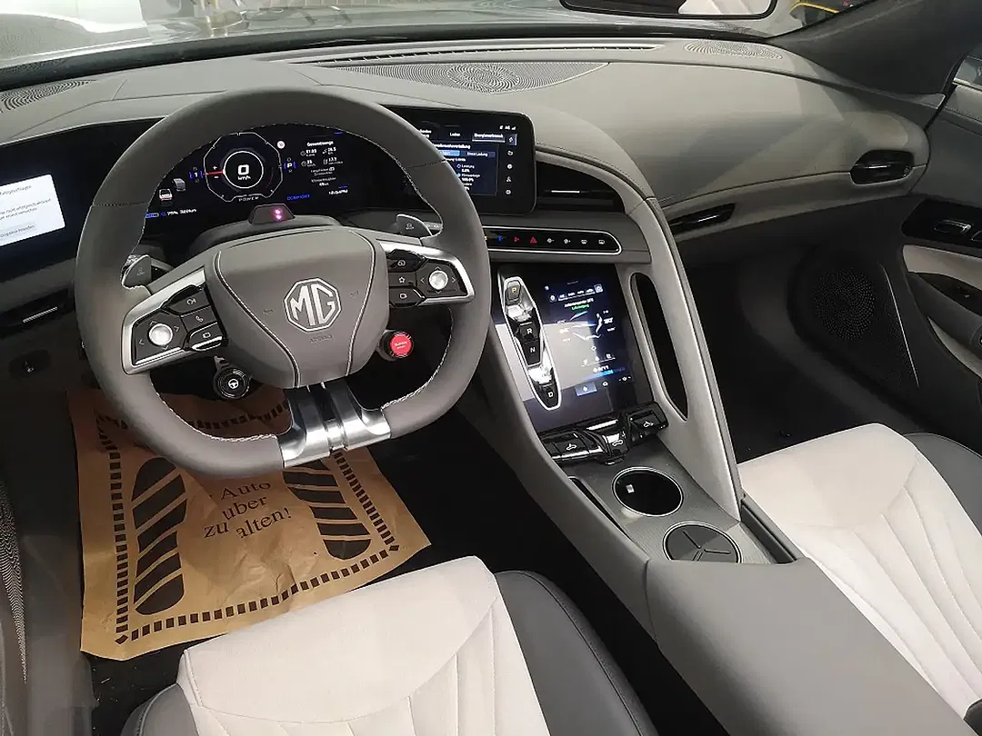 MG Cyberster GT - Thumbnail 10