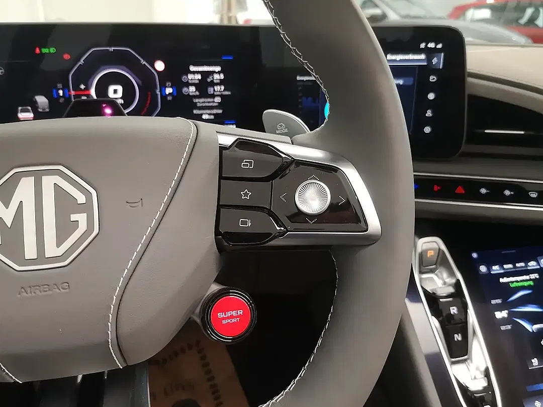MG Cyberster GT - Thumbnail 13