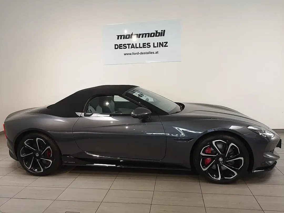 MG Cyberster GT - Thumbnail 3