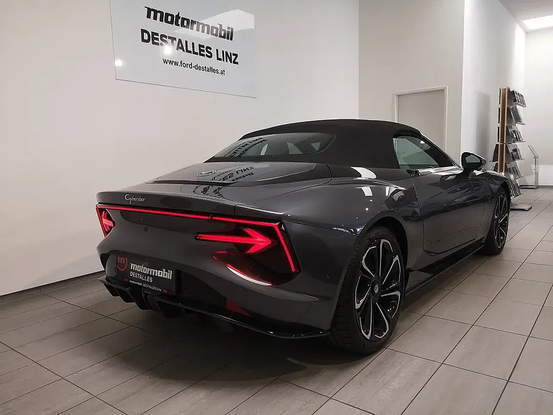 MG Cyberster GT - Thumbnail 4