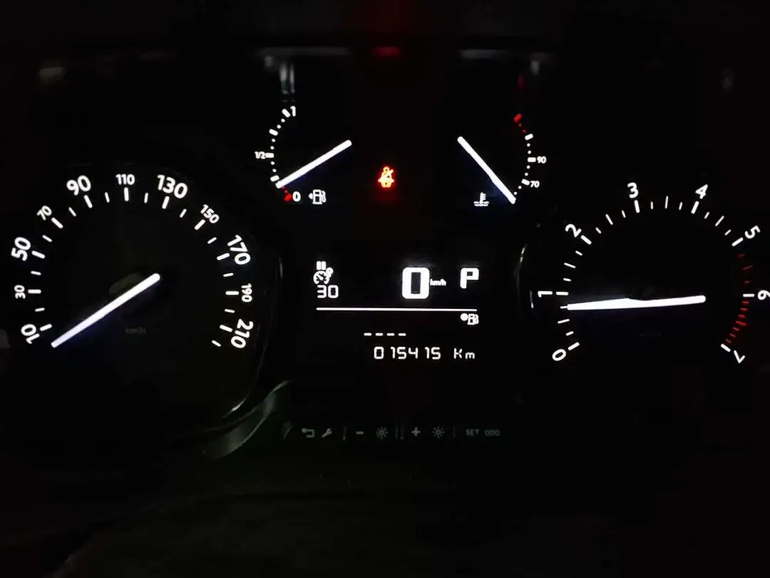 Opel Vivaro Cargo Edition - Thumbnail 11
