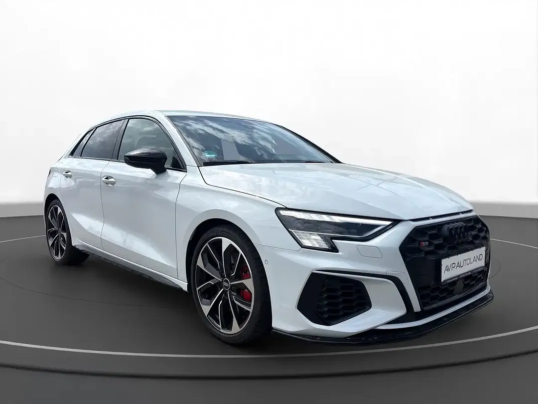 Audi S3 2.0 TFSI quattro Matrix LED Sportback - Thumbnail 3