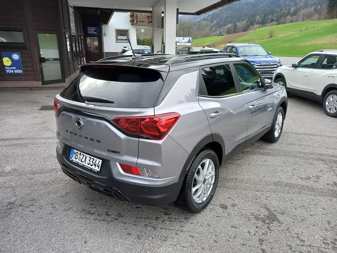 KGM Korando - Thumbnail 3