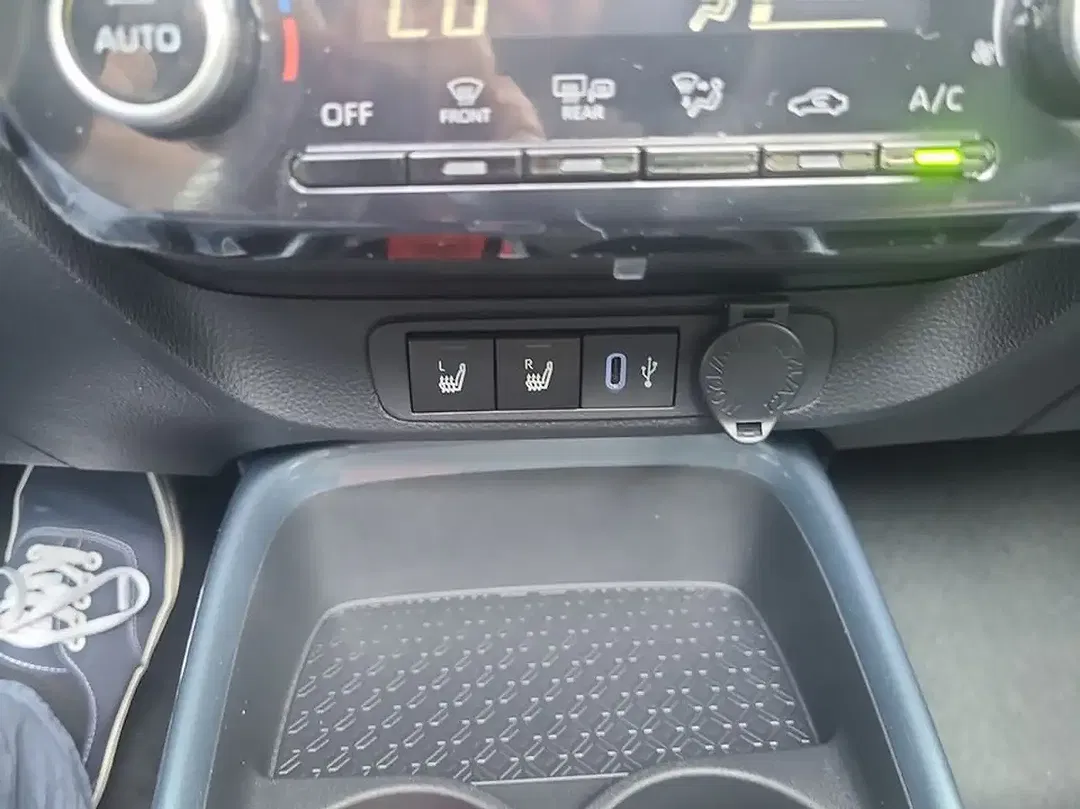 Toyota Aygo X Air Teamplayer - Thumbnail 13